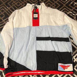 New Nike windbreaker never worn